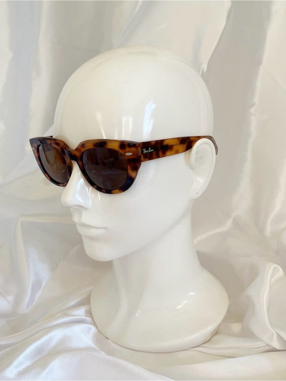 Ray-Ban NWT Tortoiseshell Cat Eye Sunglasses - Brown Tortoise Frame